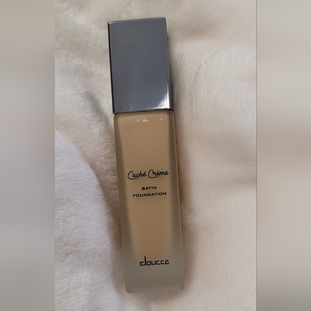 Doucce Cashmere Satin Foundation - Cream